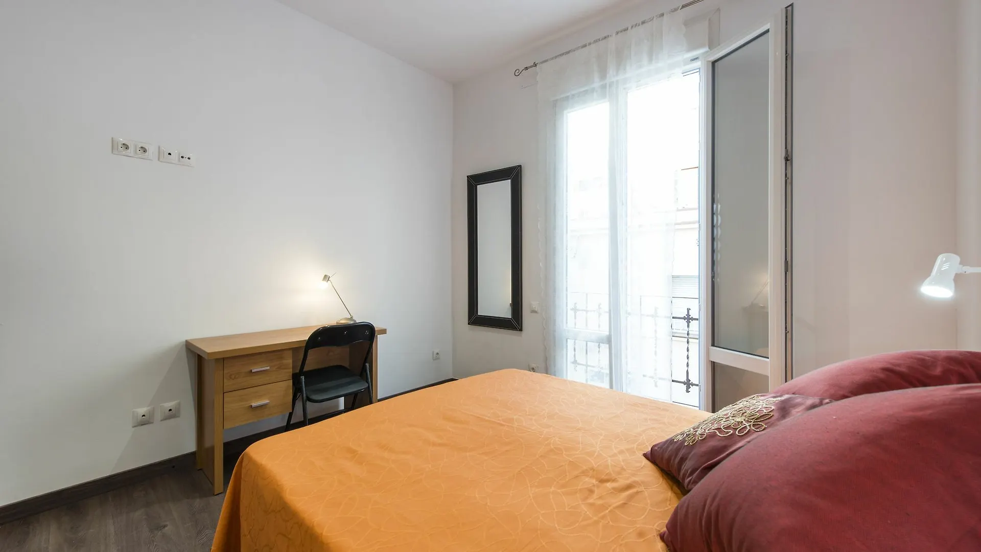 Apartamento Bruguera contacts